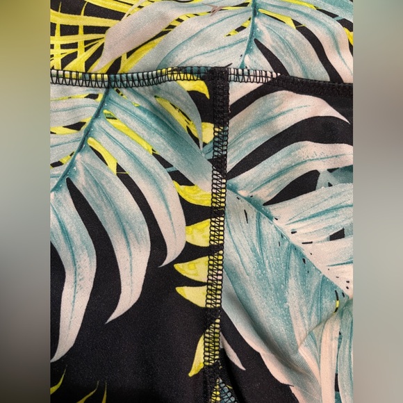 Gap/Old Navy Mid Rise Performance Leggings - Picture 4 of 6